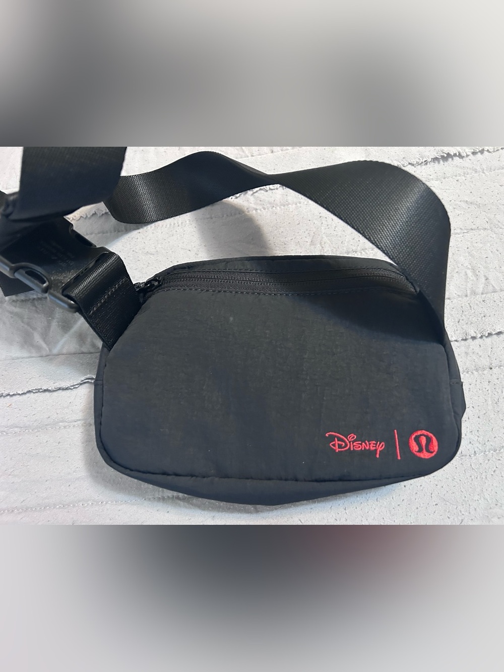 Disney Lululemon everywhere belt bag - Picture 3 of 3